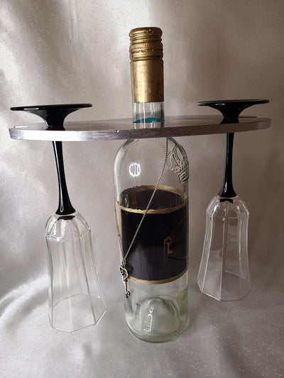 Round wine glass holder