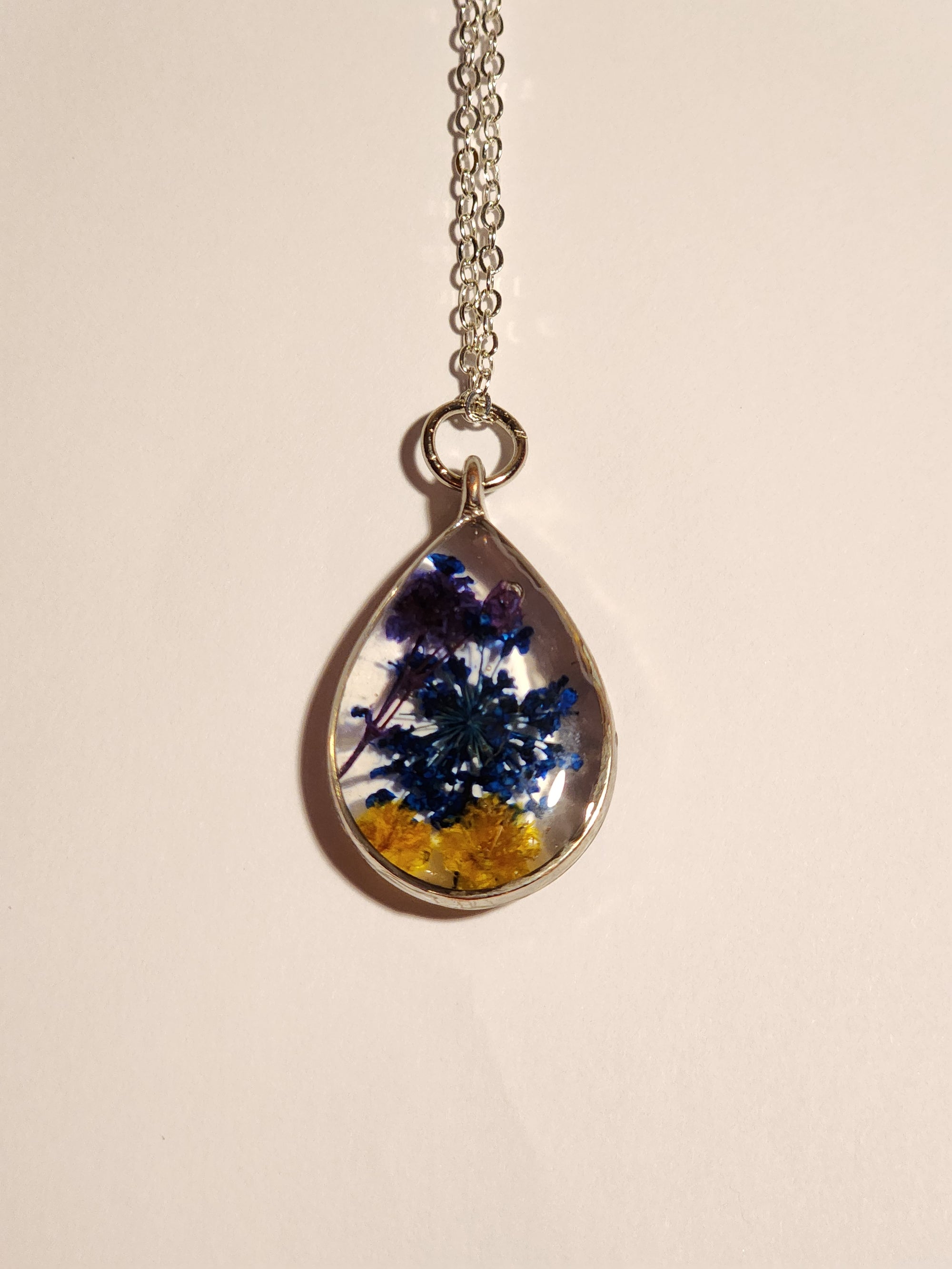 Rain drop pendant with flowers