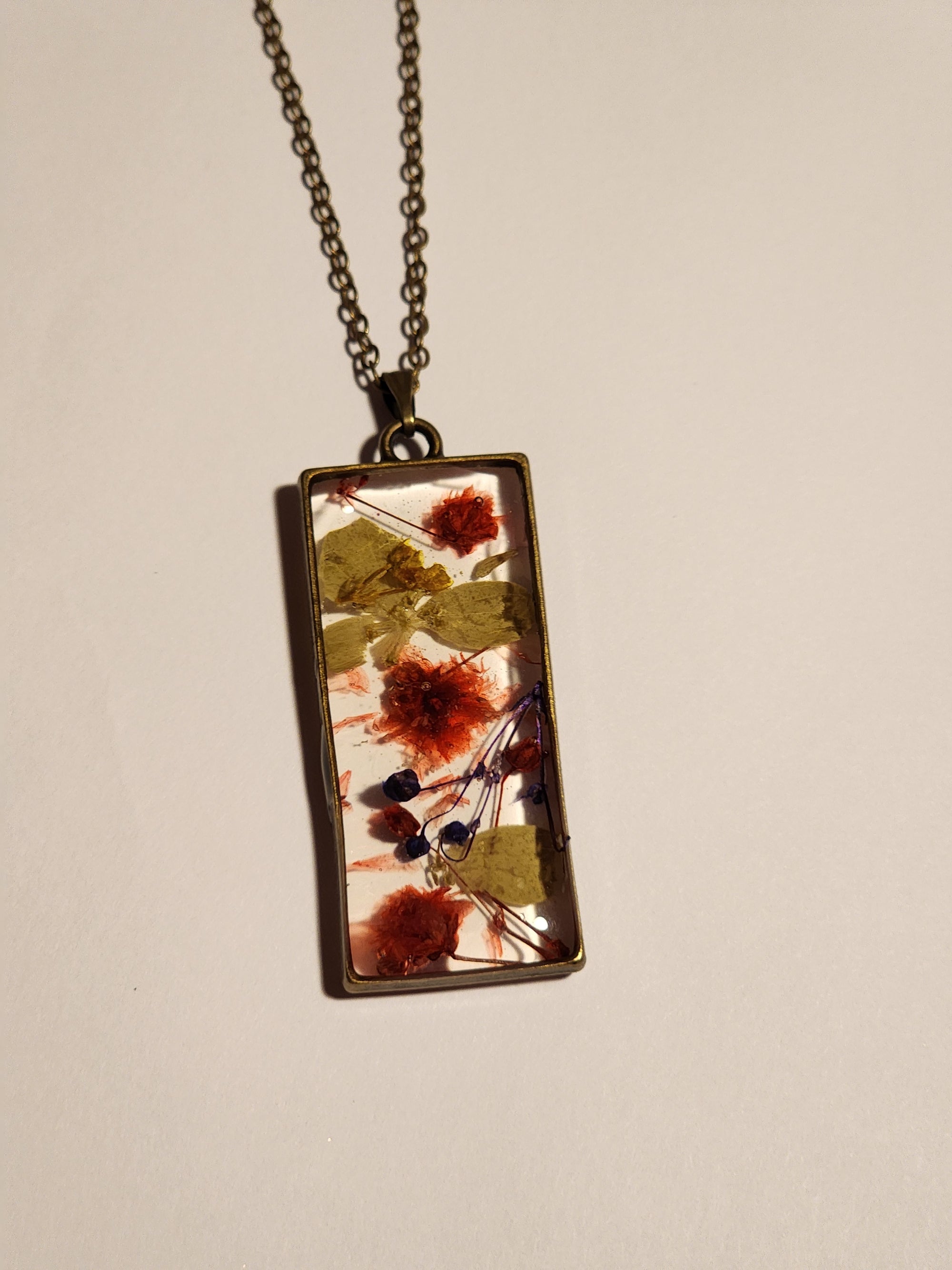 Rectangle pendant with flowers