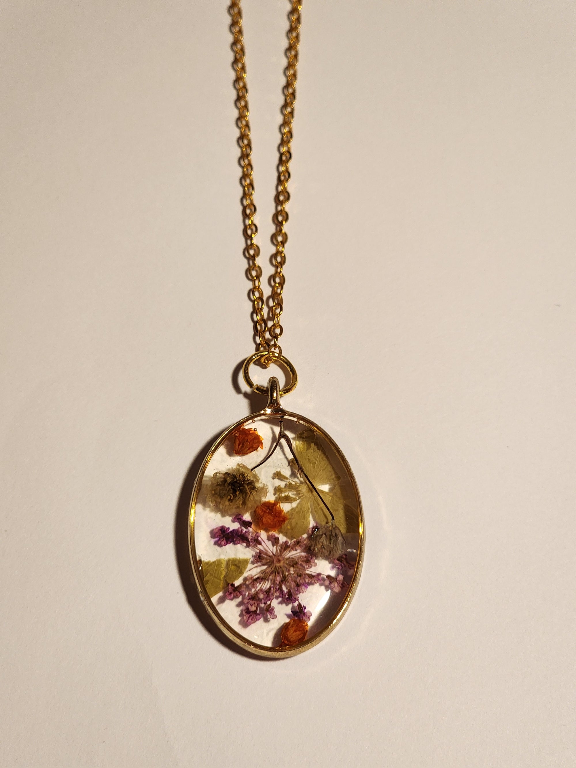 Oval flower pendant