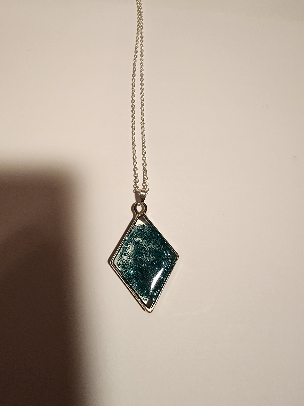 Glitter diamond pendant