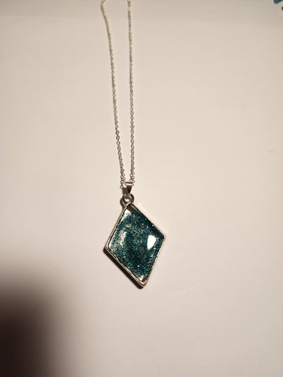 Glitter diamond pendant