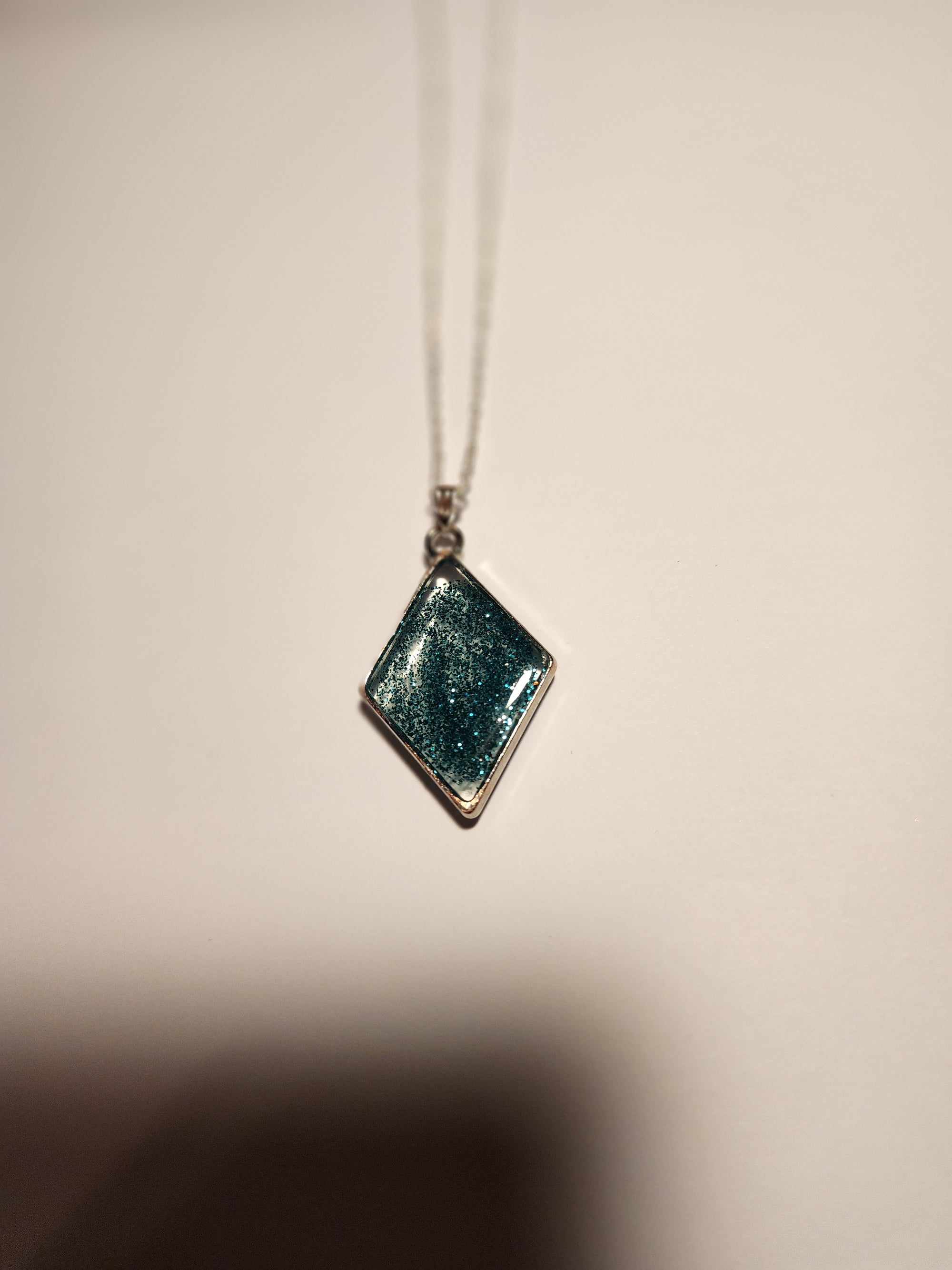 Glitter diamond pendant